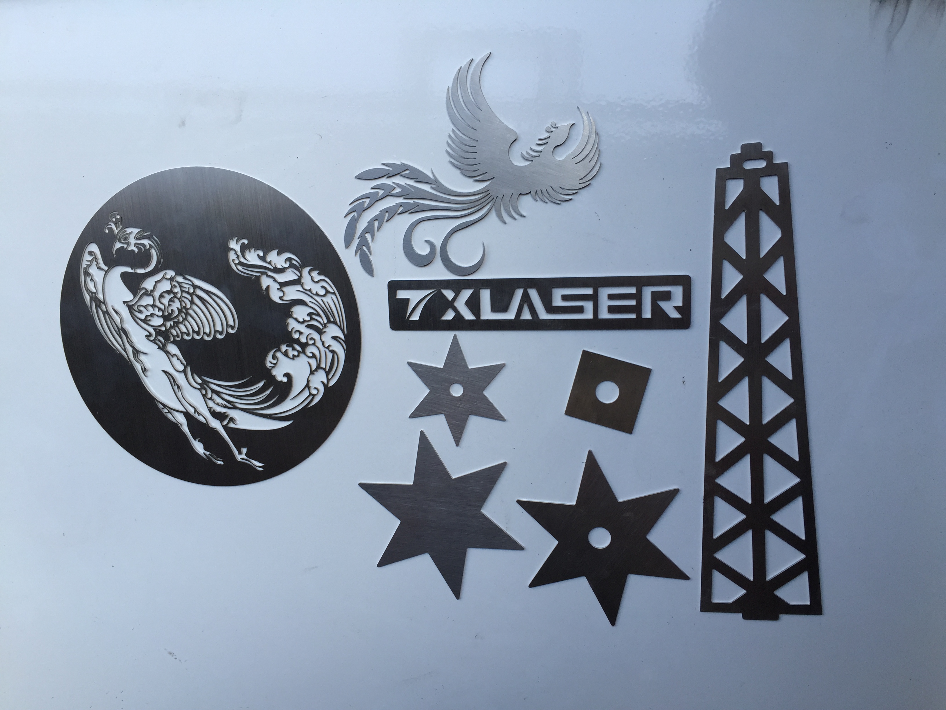 激光切割不（bú）鏽鋼鎢鋼樣品